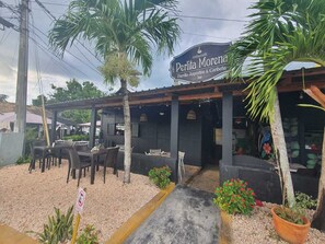 Outdoor dining - Vrbo Property (Bayahíbe)