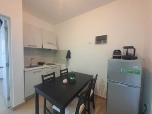 Fridge, microwave, stovetop, coffee/tea maker - Cozy APAT.AL BAYAHIBE CENTER a few steps from the beach (Bayahíbe)