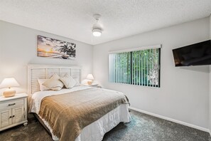 2 bedrooms, iron/ironing board, free WiFi, bed sheets - Upgraded 2Bd/2 Ba Townhouse in Quiet Community w/Pool (Panama City Beach)