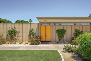 Exterior - "The Sandpiper House"- Mid-Century Desert Retreat (Palm Desert)