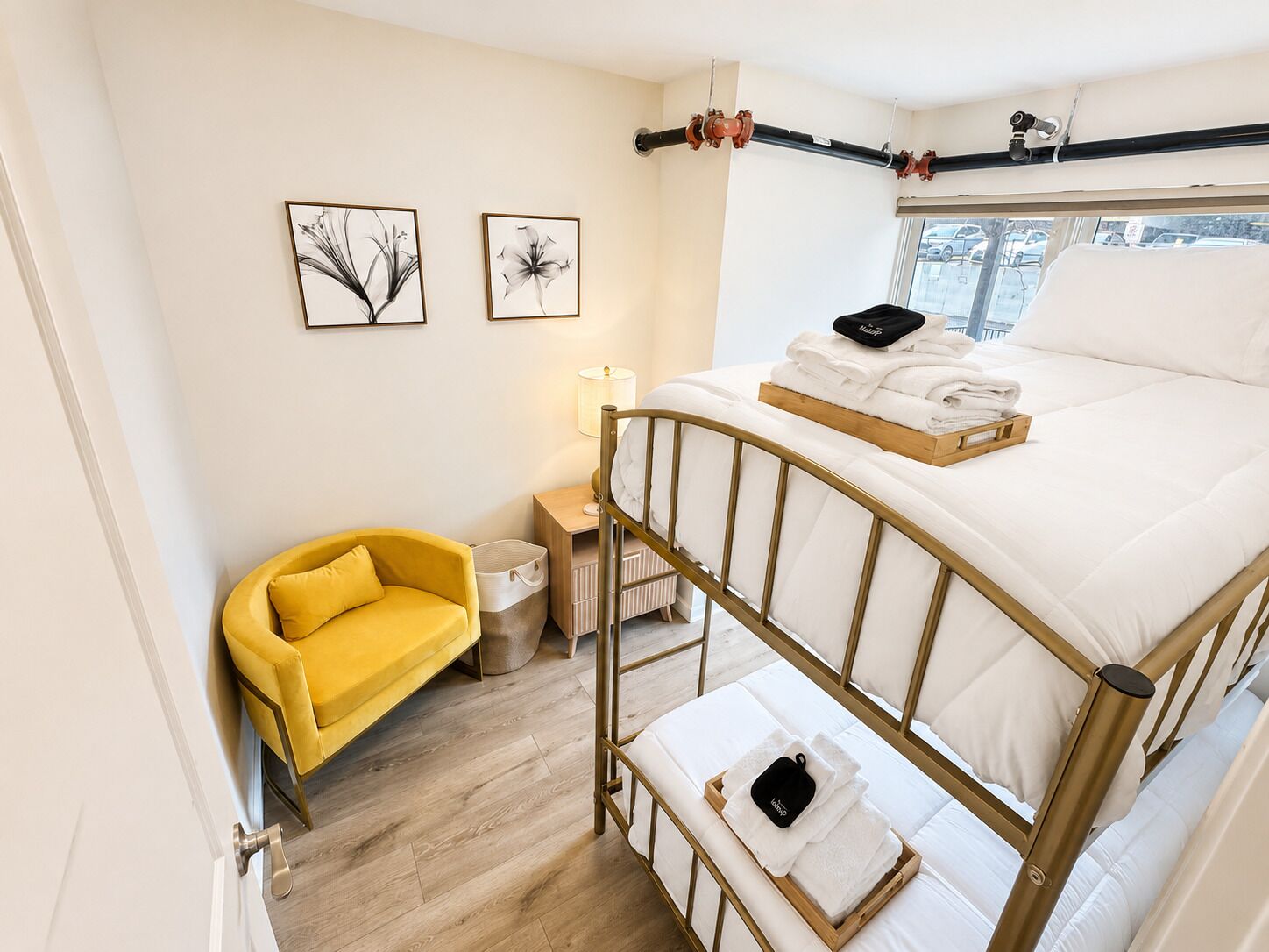 2 chambres, fer et planche à repasser, accès au Wi-Fi (inclus)