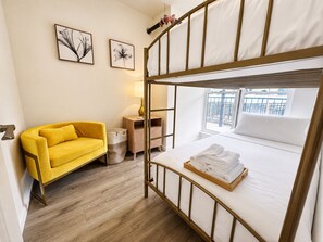 2 bedrooms, iron/ironing board, free WiFi, bed sheets - The Sterling Stay | Modern Elegant 2-Bedroom (Saint Charles)