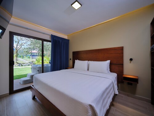 Arenal Volcanic Villas