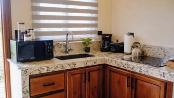 Luxury Villa, Mountain View | Private kitchen