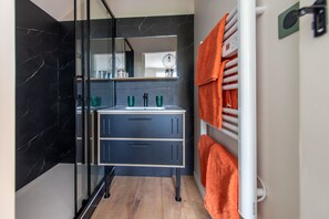 Hair dryer, towels - Le Saint Paixent - Studio avec coin jardin (L'Isle-Jourdain)