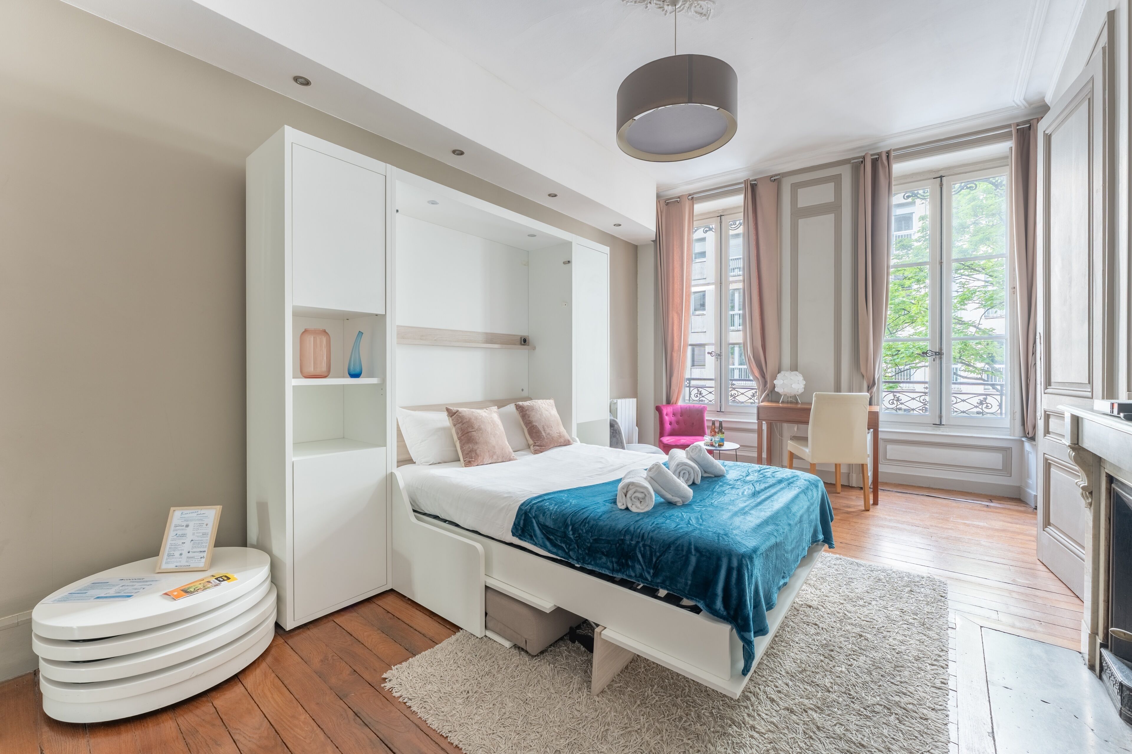 Iron/ironing board, free WiFi, bed sheets