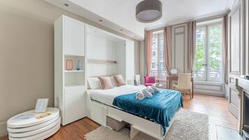 Iron/ironing board, free WiFi, bed sheets