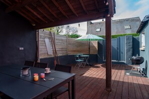 Outdoor dining - La Belle Cabresse - Avec jolie terrasse (Saint-Armel)