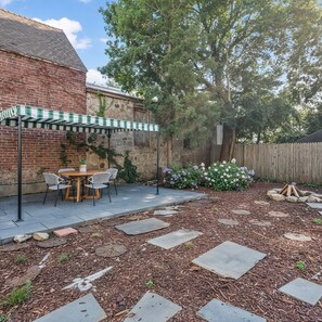 屋外ダイニングエリア