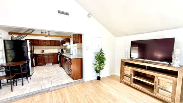 Interior - Charming cottage in beautiful Redding minutes from Ridgefield, Wilton & Danbury (Redding)