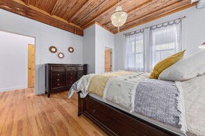 4 bedrooms, WiFi, bed sheets