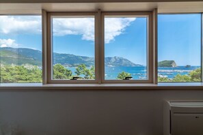 Interior - Luxury Seaview Apartment in Budva Centre – 50m from Beach, Near Old Town (Budva)