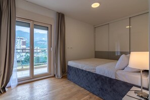 Room - Luxury Seaview Apartment in Budva Centre – 50m from Beach, Near Old Town (Budva)