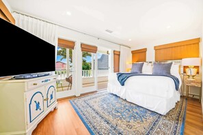 3 bedrooms, iron/ironing board, travel cot, free WiFi - Sea Lane Pearl: 3-Story Retreat near the Ocean (La Jolla)