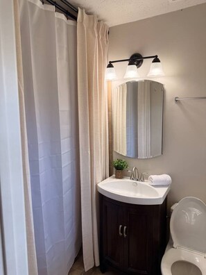 Shower, hair dryer - Relaxing 3BR/2BA Retreat, Perfect for Families & Groups (Conley)