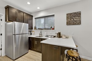 Private kitchen - Welcome to the Golden Nest (Portland)