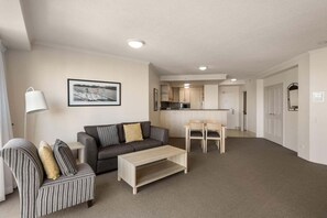 TV - Coastal Escape - Sun City 301 (Gold Coast)