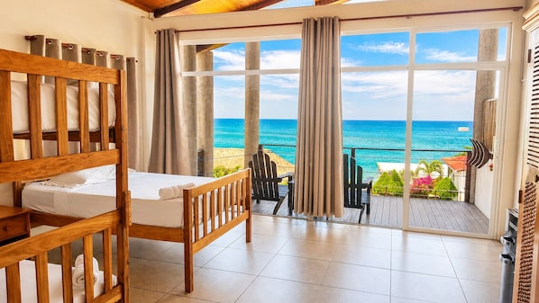 Chambre Triple, vue mer, dans la tour | Wi-Fi gratuit, draps fournis