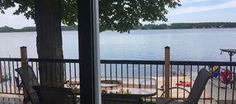 Cozy Waterfront Cottage on Desirable Lake - 15min Drive to Sauble Beach