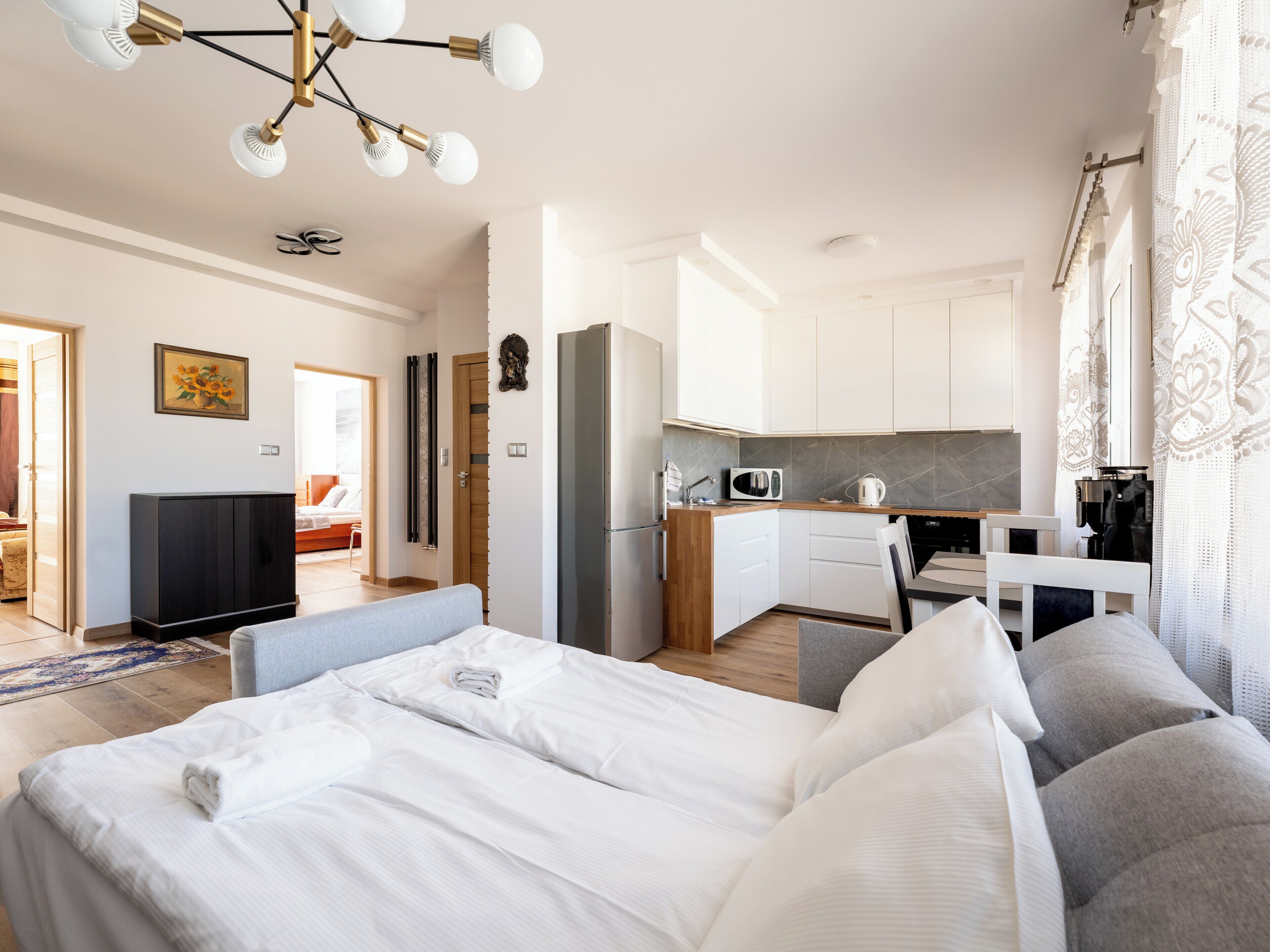 2 dormitorios, tabla de planchar con plancha, wifi y ropa de cama