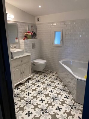 Bathroom - Vrbo Property (TANNERON)