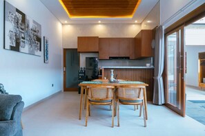 Dining - Alinta Sunset –  Steps From Everything (Sanur)