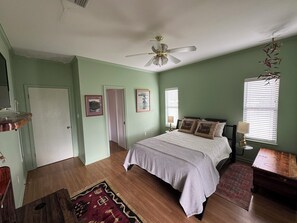 2 habitaciones, tabla de planchar con plancha, wifi y ropa de cama 