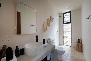 Shower, hair dryer, towels, shampoo - Seremonia 3BR Villa with Private Pool & Jacuzzi (Tulum)