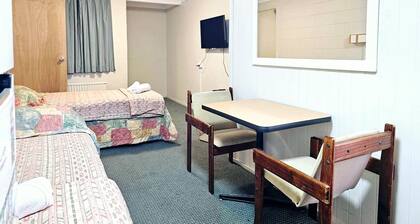 Room 09: Cozy Central Retreat Perfect for Ski Groups | Near Ski & Shops