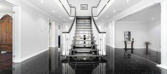 Brampton Mansion Getaway!