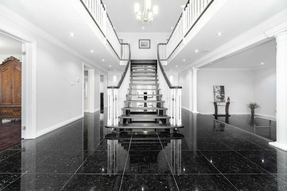 Brampton Mansion Getaway!