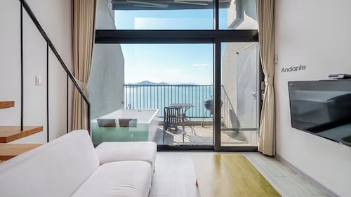 Yeosu Andante Spa Pension