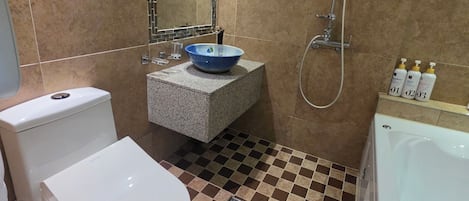 Luxury Room | Bathroom