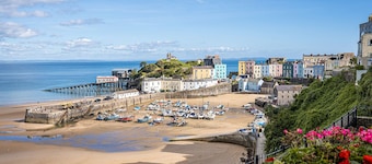Beachcroft, Holiday Cottage Manorbier, Sleeps 6, 3 bedrooms, bathrooms