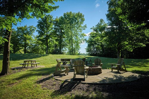 DollyBrook Resort  - 9 Cottages - Room for 50 Guests