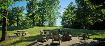 DollyBrook Resort - 9 Cottages - Room for 50 Guests