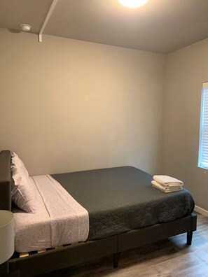 Room - Terrific 4-bedroom apartment with AC in vibrant Austin (Austin)