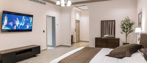 Presidential Suite | Iron/ironing board, free WiFi, bed sheets