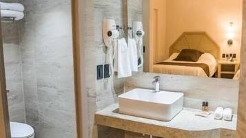 Superior Double Room | Bathroom | Shower, hair dryer, towels, soap