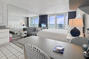 1 bedroom, iron/ironing board, free WiFi - Beachfront Studio with Balcony, Pool, Tiki Bar & Stunning Gulf Views (Treasure Island)