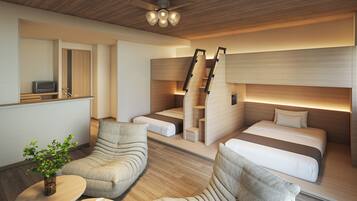 Une chambre d’hôtel moderne avec un plafond en bois, un ventilateur de plafond, une télévision, un canapé, un lit et un escalier.