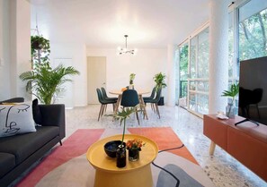 TV, offices - Two-Level PH | Polanco · Near Masaryk · 4BR (Mexico City)