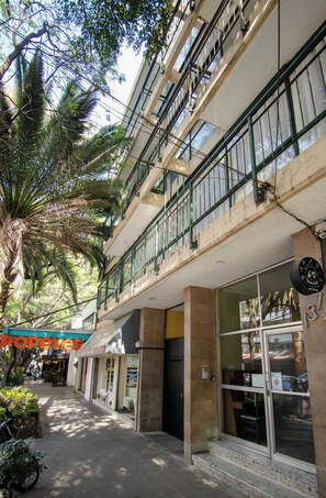 Exterior detail - Two-Level PH | Polanco · Near Masaryk · 4BR (Mexico City)