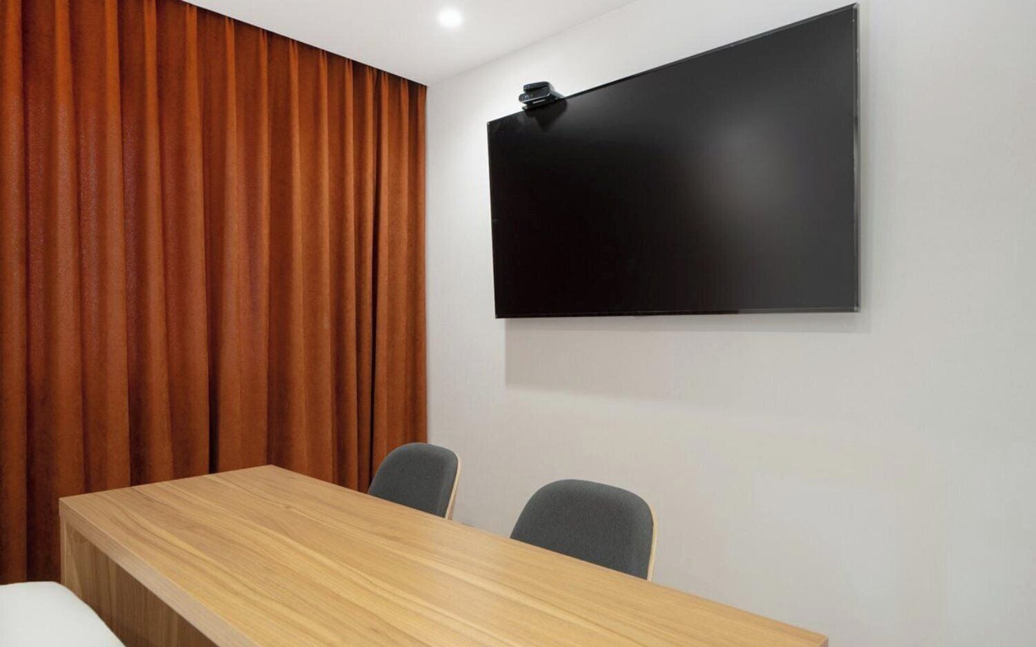 In-room safe, desk, laptop workspace, free WiFi