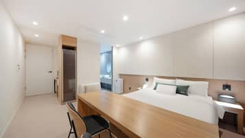 In-room safe, desk, laptop workspace, free WiFi