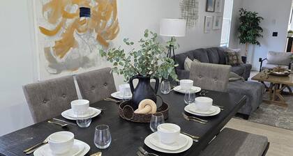 Spacious 5BR in vibrant area, walk to cafes, restaurants & galleries