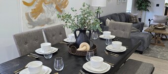 Spacious 5BR in vibrant area, walk to cafes, restaurants & galleries