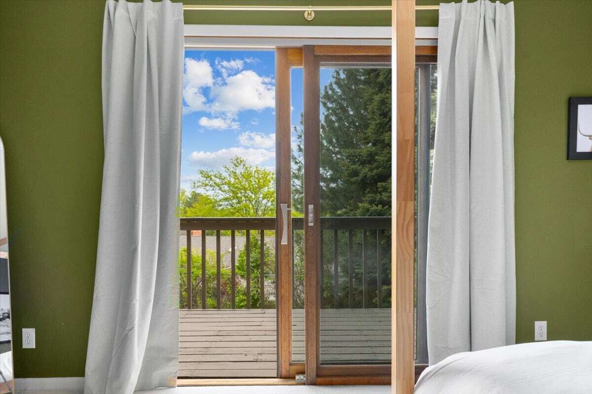 6 quartos, ferros/tábuas de passar roupa, Wi-Fi, roupa de cama