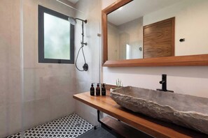 Shower, hair dryer, towels, shampoo - Luxury Jungle Villa with Private Pool & Concierge (Tulum)