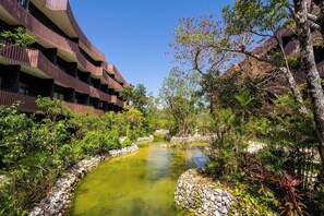 Property grounds - AMIRA Luxury 3BR PH with Rooftop and private pool (Tulum)